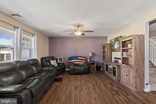 48 FRUITREE RD, Levittown, PA 19056