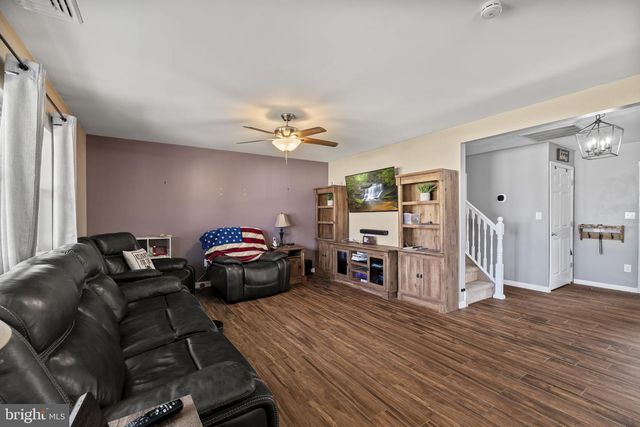 48 FRUITREE RD, Levittown, PA 19056