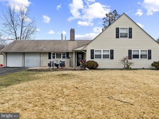 48 FRUITREE RD, Levittown, PA 19056