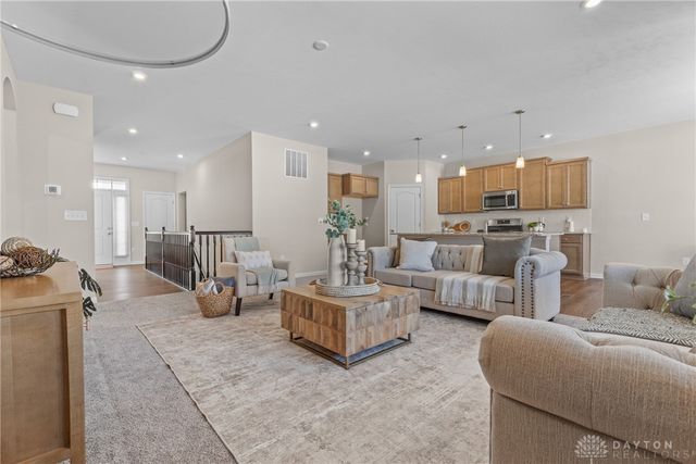 1382 Brookchase Circle, Maineville, OH 45039