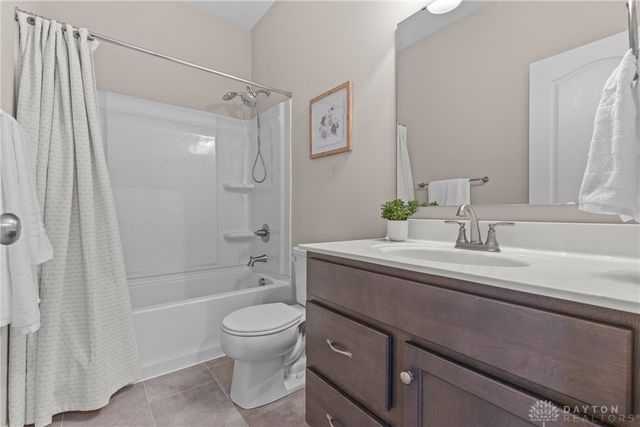 1382 Brookchase Circle, Maineville, OH 45039