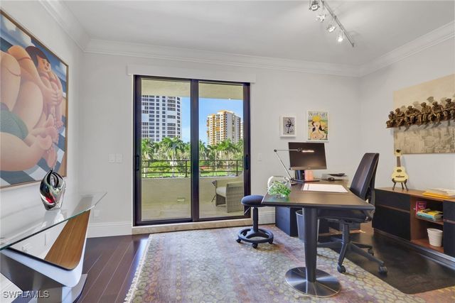 4400 Gulf Shore BLVD N 2-203, Naples, FL 34103