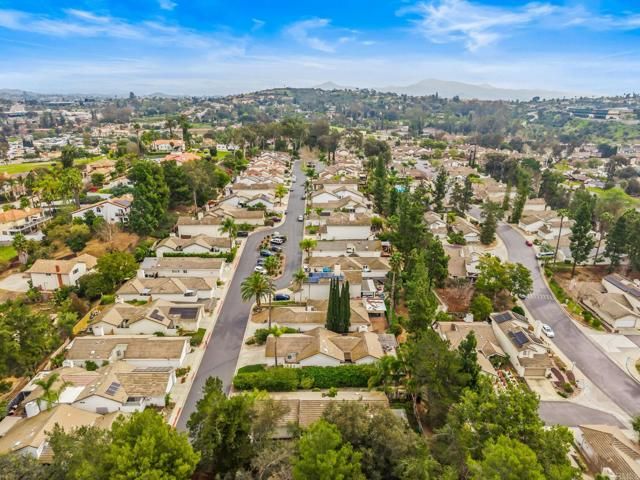 1887 Guilder Gln, Escondido, CA 92029