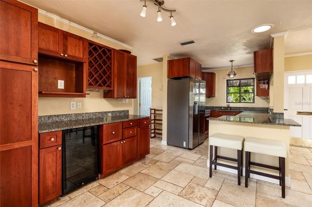 9665 2ND STREET N, St Petersburg, FL 33702