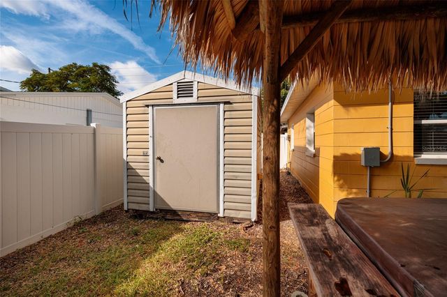 9665 2ND STREET N, St Petersburg, FL 33702