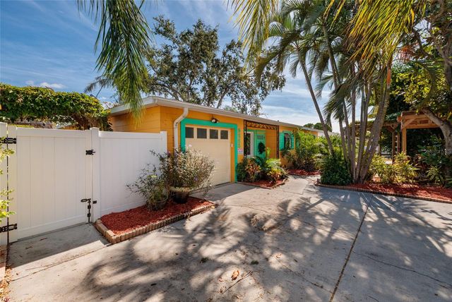 9665 2ND STREET N, St Petersburg, FL 33702