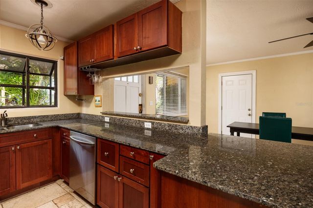 9665 2ND STREET N, St Petersburg, FL 33702