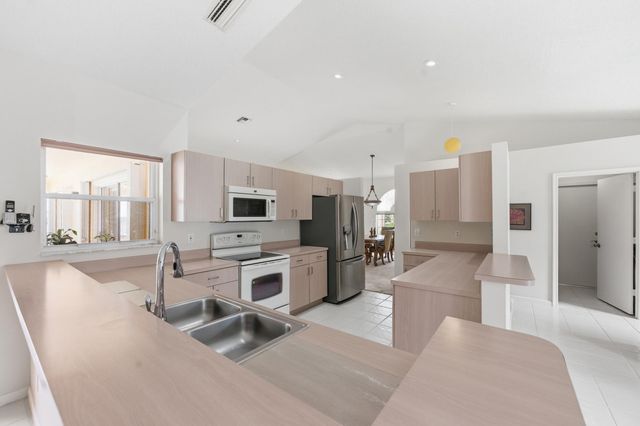 9099 Cavatina Place, Boynton Beach, FL 33472