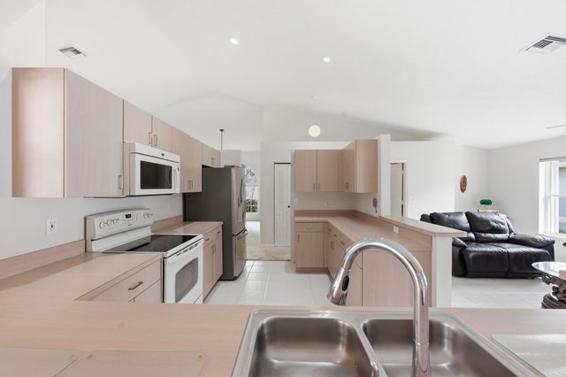 9099 Cavatina Place, Boynton Beach, FL 33472