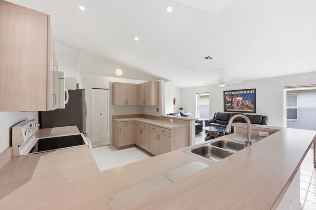 9099 Cavatina Place, Boynton Beach, FL 33472