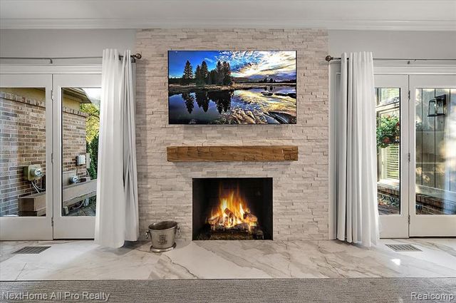 13277 Hidden Creek Drive, Plymouth, MI 48170