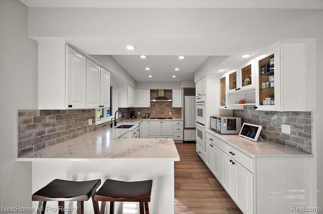 13277 Hidden Creek Drive, Plymouth, MI 48170