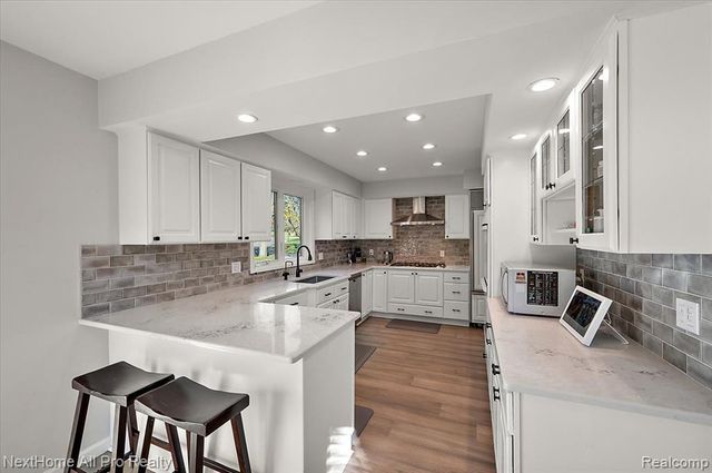 13277 Hidden Creek Drive, Plymouth, MI 48170