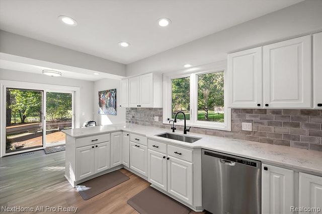 13277 Hidden Creek Drive, Plymouth, MI 48170