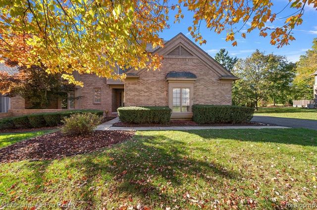 13277 Hidden Creek Drive, Plymouth, MI 48170