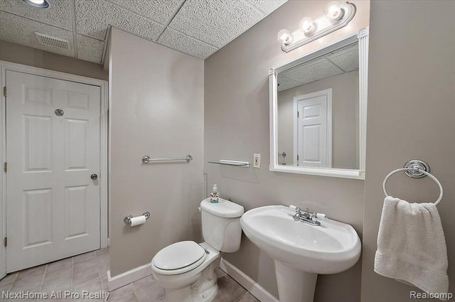 13277 Hidden Creek Drive, Plymouth, MI 48170