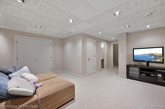 13277 Hidden Creek Drive, Plymouth, MI 48170