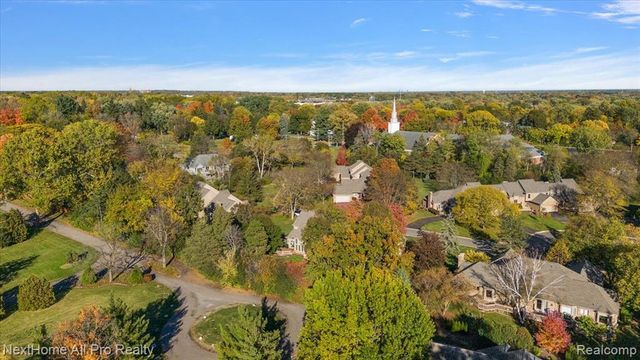 13277 Hidden Creek Drive, Plymouth, MI 48170