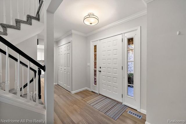 13277 Hidden Creek Drive, Plymouth, MI 48170