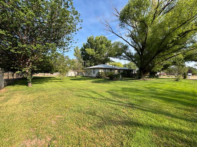 3030 Tamarack Circle, Bosque Farms, NM 87068