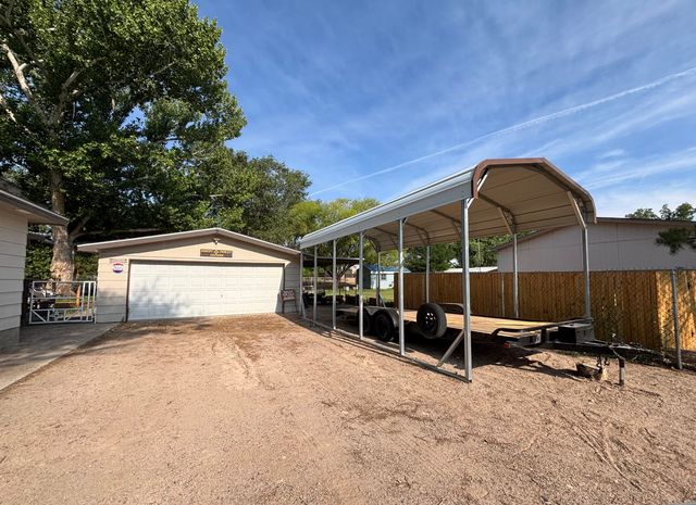 3030 Tamarack Circle, Bosque Farms, NM 87068