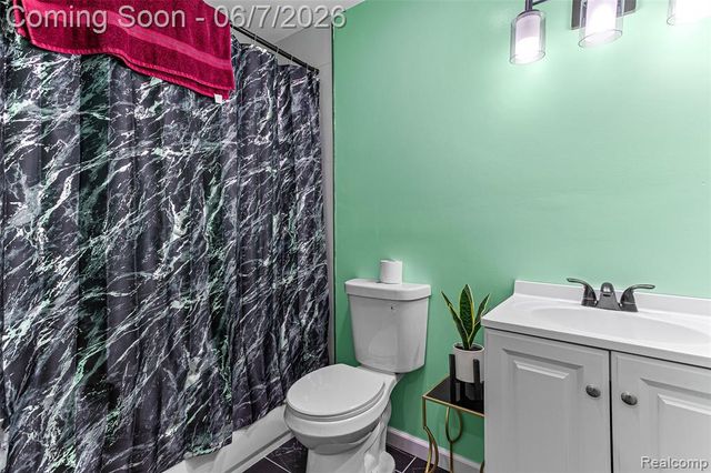 9983 Quincy Street, Detroit, MI 48204