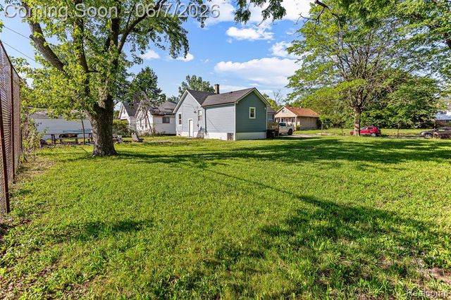 9983 Quincy Street, Detroit, MI 48204