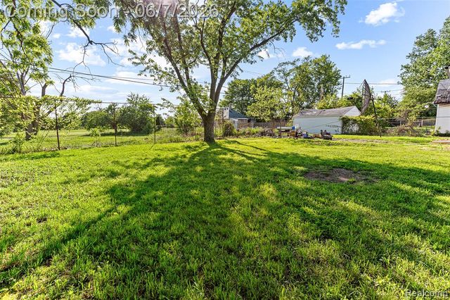 9983 Quincy Street, Detroit, MI 48204