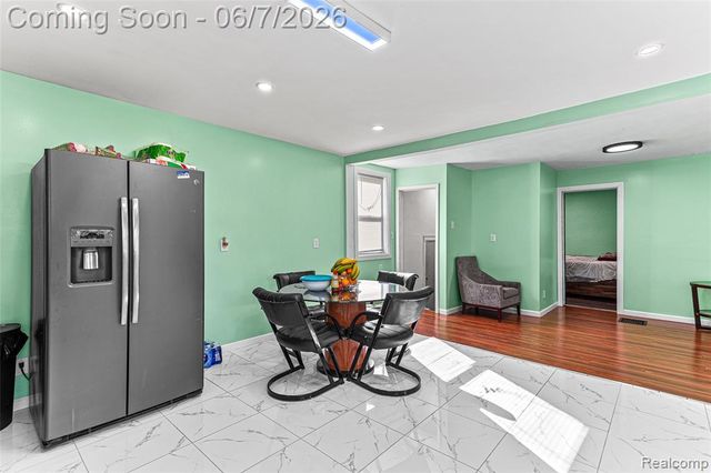 9983 Quincy Street, Detroit, MI 48204
