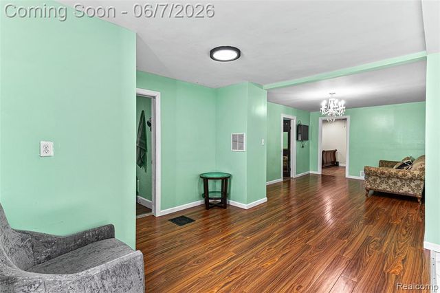 9983 Quincy Street, Detroit, MI 48204