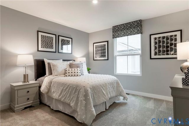 2 Nine Iron Dr, Richmond, VA 23223