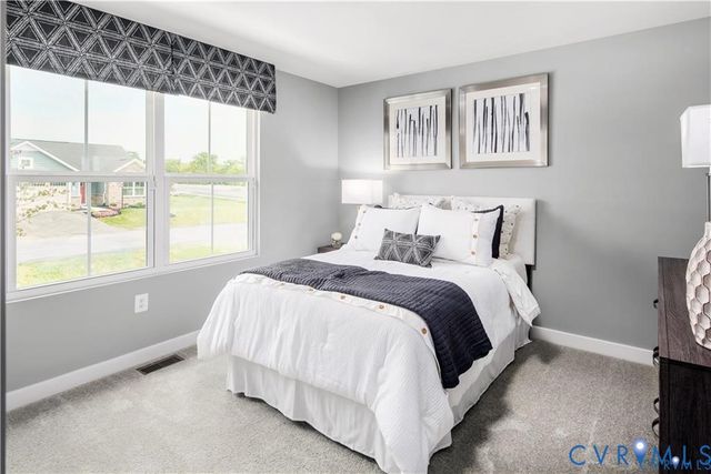 2 Nine Iron Dr, Richmond, VA 23223
