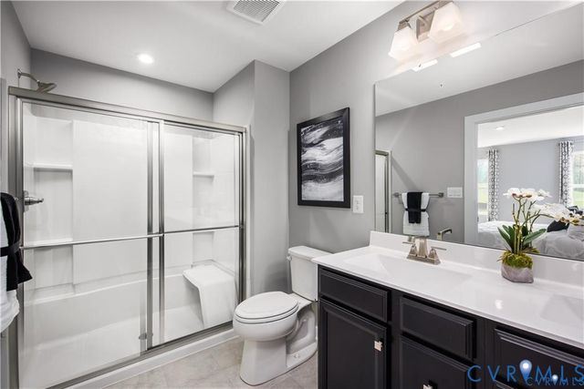 2 Nine Iron Dr, Richmond, VA 23223