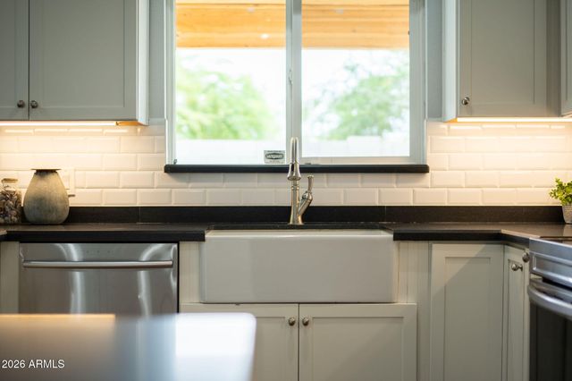 6335 E WALTANN Lane, Scottsdale, AZ 85254