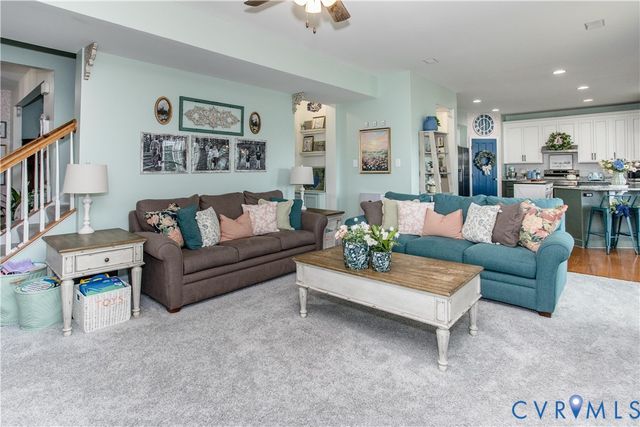 1907 White Mountain Dr, Chester, VA 23836