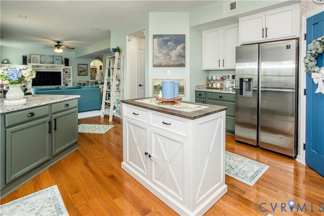 1907 White Mountain Dr, Chester, VA 23836