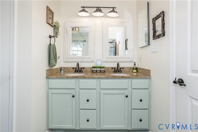 1907 White Mountain Dr, Chester, VA 23836