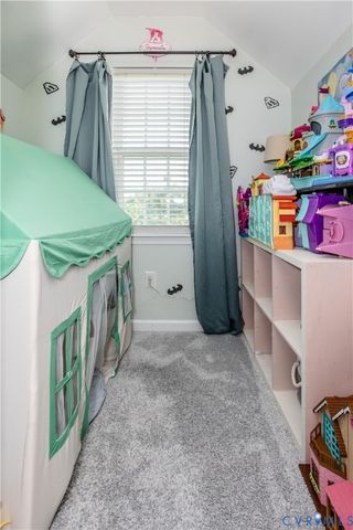 1907 White Mountain Dr, Chester, VA 23836