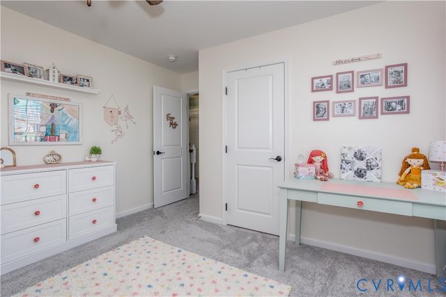 1907 White Mountain Dr, Chester, VA 23836