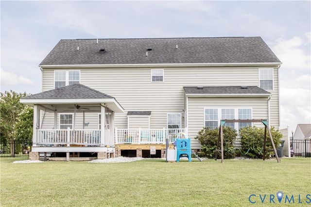 1907 White Mountain Dr, Chester, VA 23836