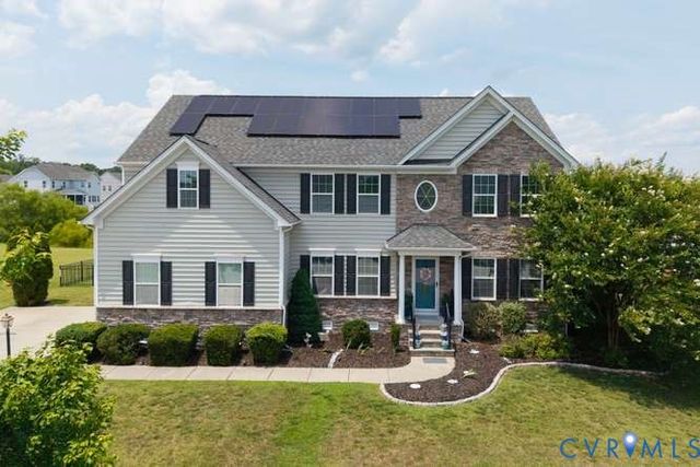 1907 White Mountain Dr, Chester, VA 23836