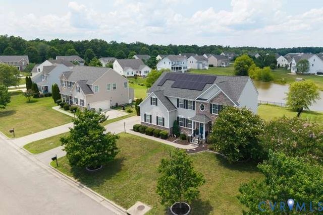 1907 White Mountain Dr, Chester, VA 23836