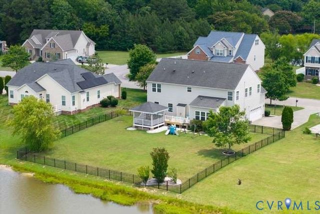 1907 White Mountain Dr, Chester, VA 23836