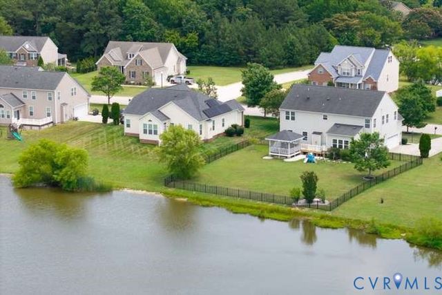 1907 White Mountain Dr, Chester, VA 23836