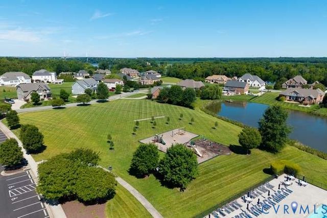 1907 White Mountain Dr, Chester, VA 23836