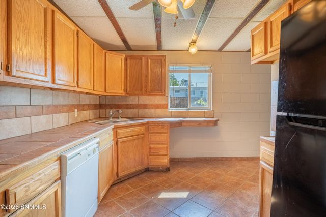 1305 Diana Maura Drive, Las Cruces, NM 88001