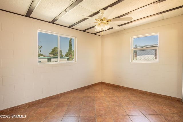 1305 Diana Maura Drive, Las Cruces, NM 88001