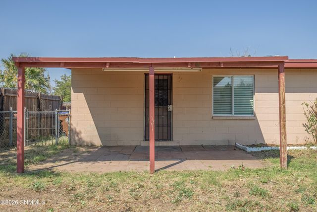 1305 Diana Maura Drive, Las Cruces, NM 88001