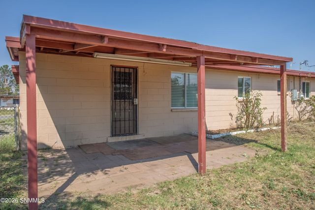 1305 Diana Maura Drive, Las Cruces, NM 88001