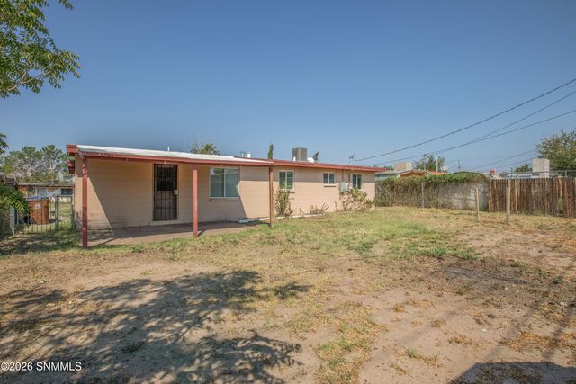 1305 Diana Maura Drive, Las Cruces, NM 88001
